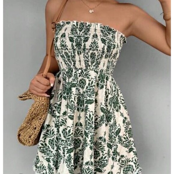 Shein Green and White Strapless Dress Ruffled Hem Size Large - Picture 1 of 7